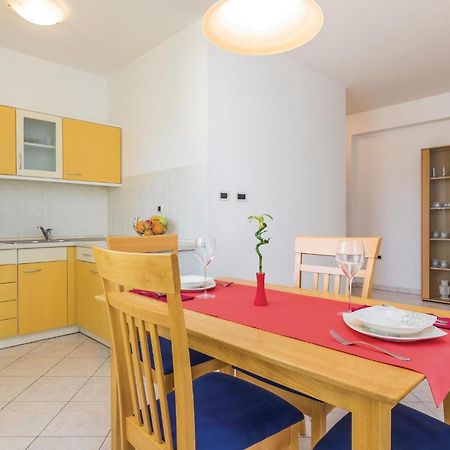 Cozy Apartment In Porec With Wifi Exterior photo