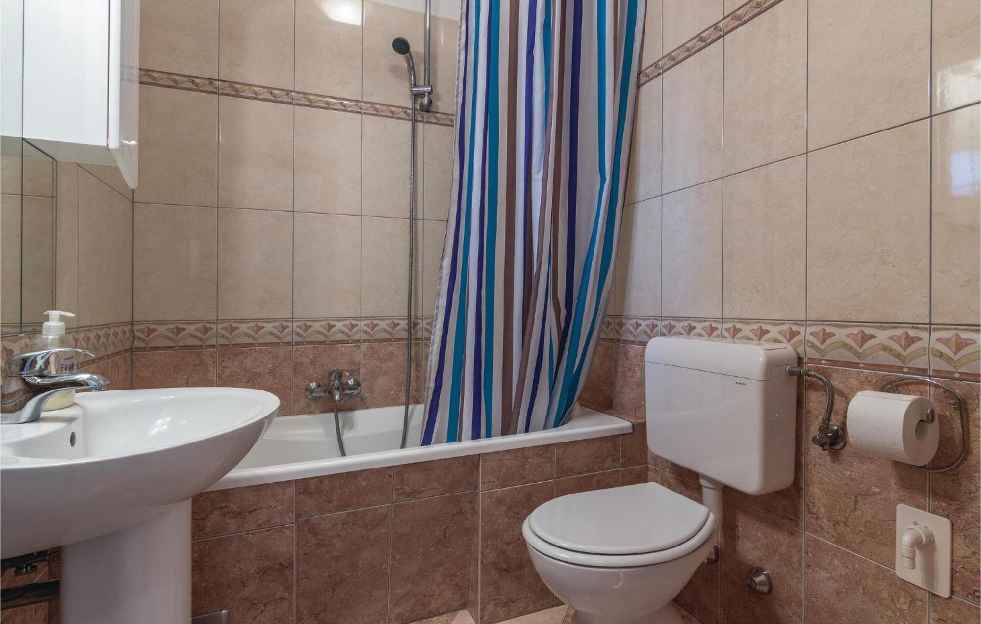 Cozy Apartment In Porec With Wifi Exterior photo