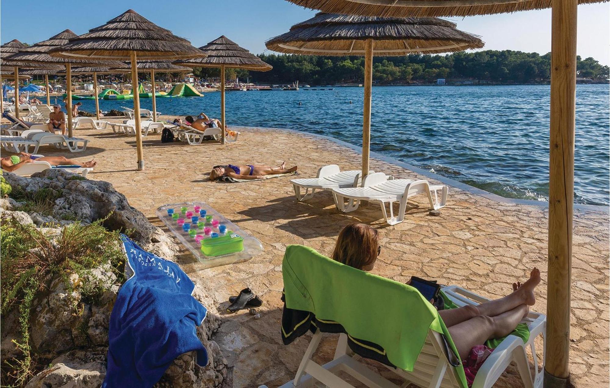 Cozy Apartment In Porec With Wifi Exterior photo