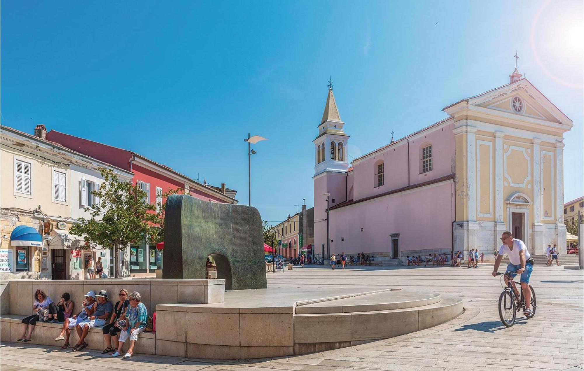 Cozy Apartment In Porec With Wifi Exterior photo